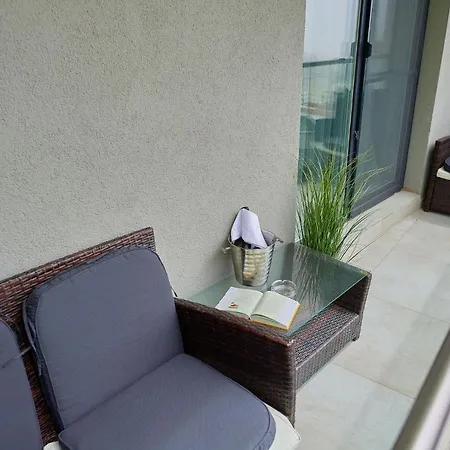 Apartment Sea And Pool View N Pools Navodari